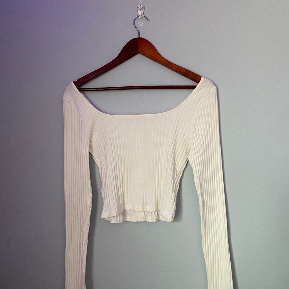 White Cropped Button Up Top - Picture 2 of 3
